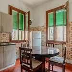 Guesthost - - Two Aparments Near The Apartment Lido di Venezia