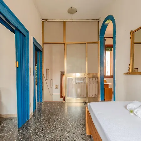 Guesthost - - Two Aparments Near The
