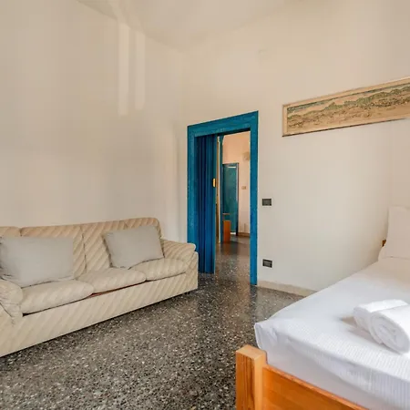 Apartament Guesthost - - Two Aparments Near The Lido di Venezia