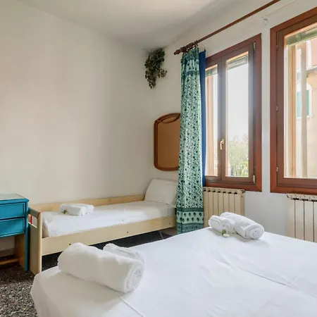 Guesthost - - Two Aparments Near The