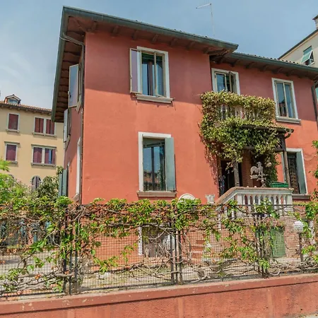 Guesthost - - Two Aparments Near The