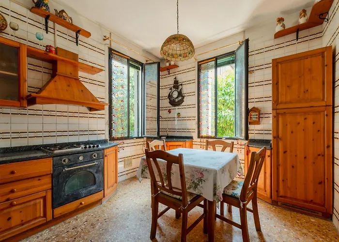 Guesthost - - Two Aparments Near The *