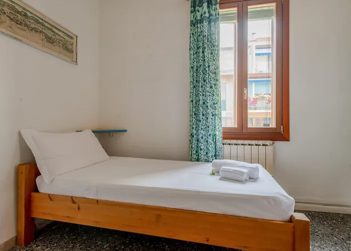 Guesthost - - Two Aparments Near The Lägenhet Venedig-Lido